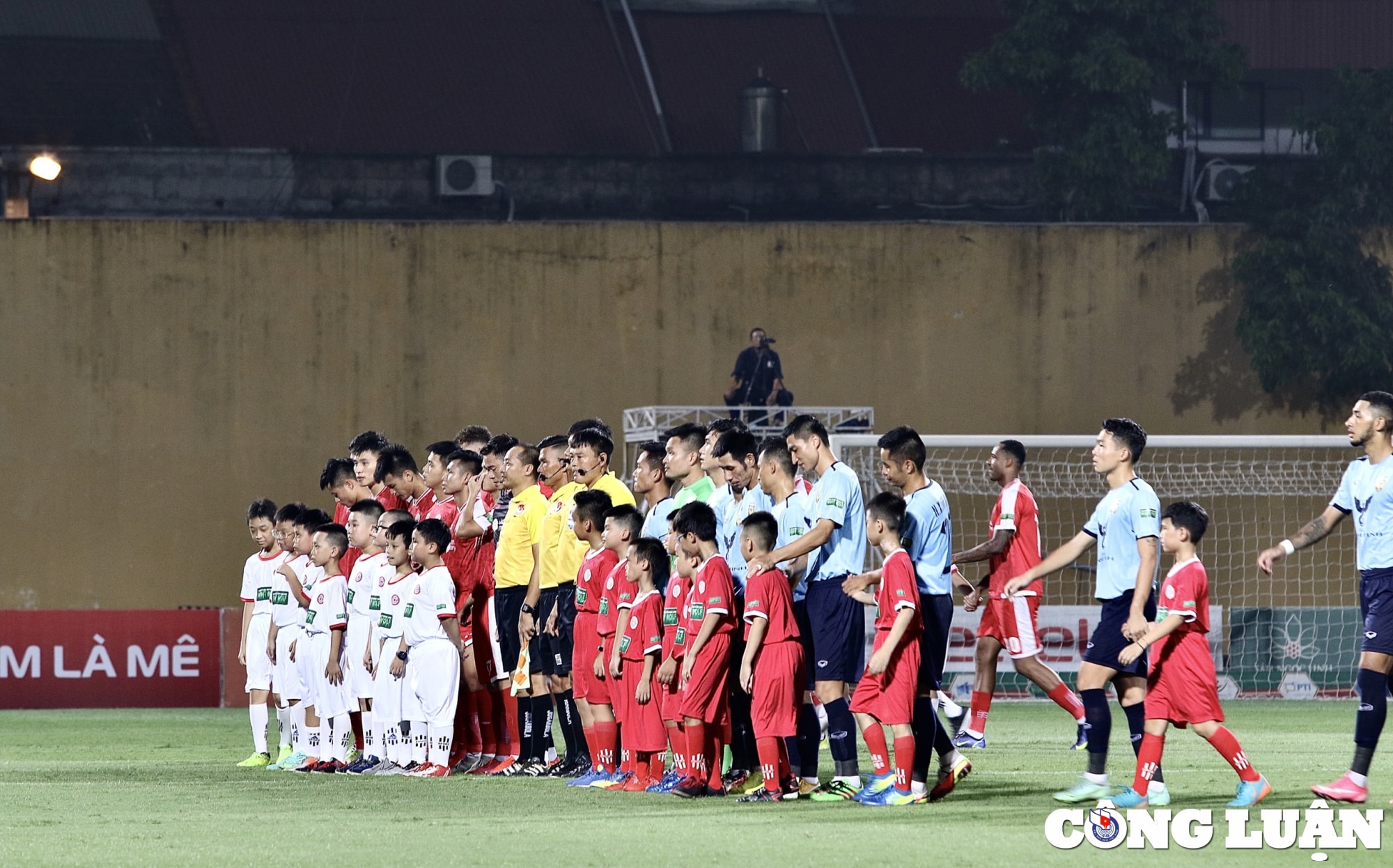 hang cong vo duyen viettel fc de thua 0 1 ha tinh tren san hang day hinh 2