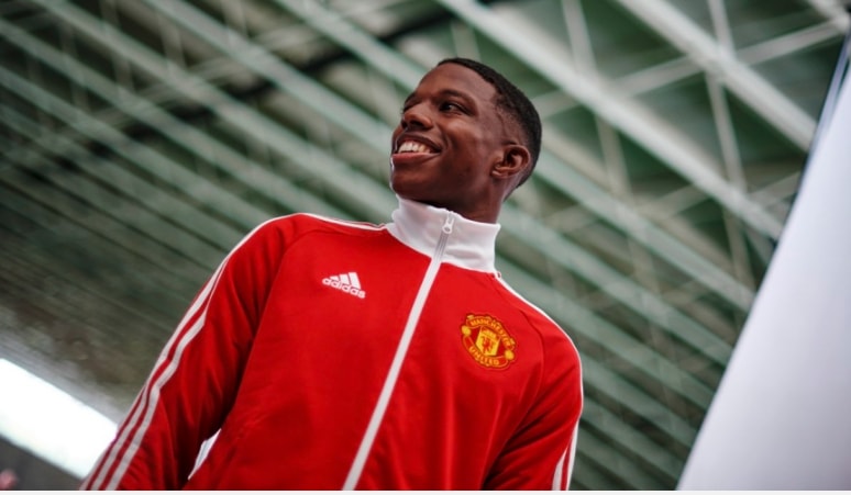 tyrell malacia chinh thuc gia nhap man utd hinh 2
