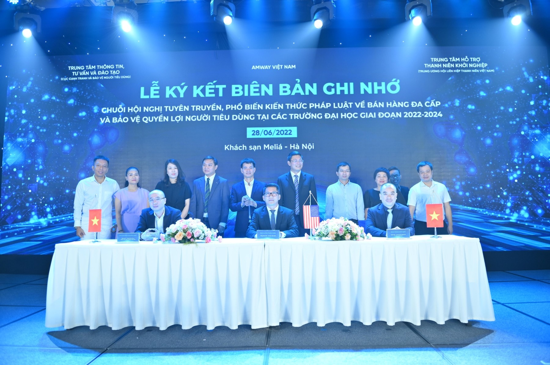 pho bien phap luat ve ban hang da cap cho sinh vien cac truong dai hoc hinh 1