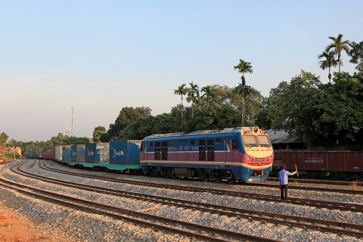 gan 500 ti dong cai tao cac ga tren tuyen duong sat phia bac hinh 1