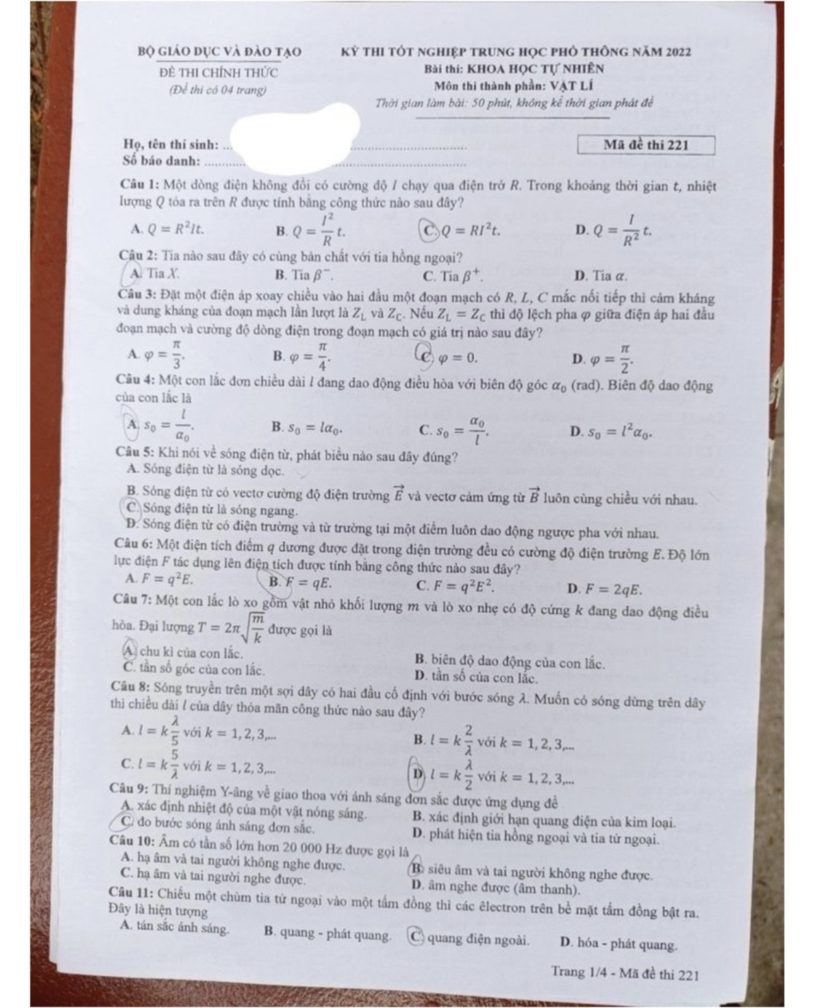 de thi tot nghiep thpt 2022 mon vat ly ma de 221 hinh 1