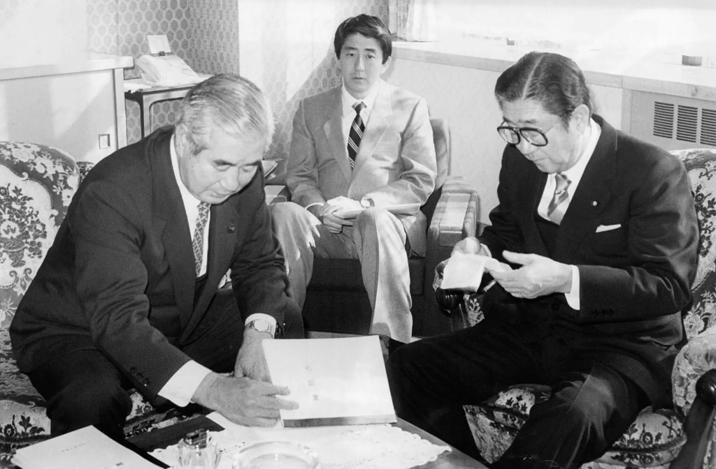 shinzo abe vi thu tuong vi dai cua nhat ban hinh 4