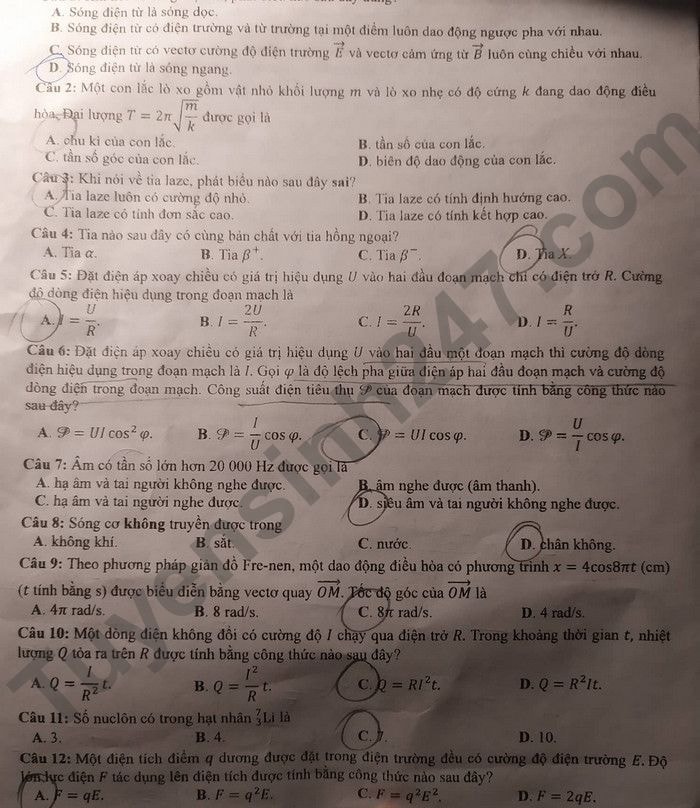 de thi tot nghiep thpt 2022 mon vat ly ma de 215 hinh 1