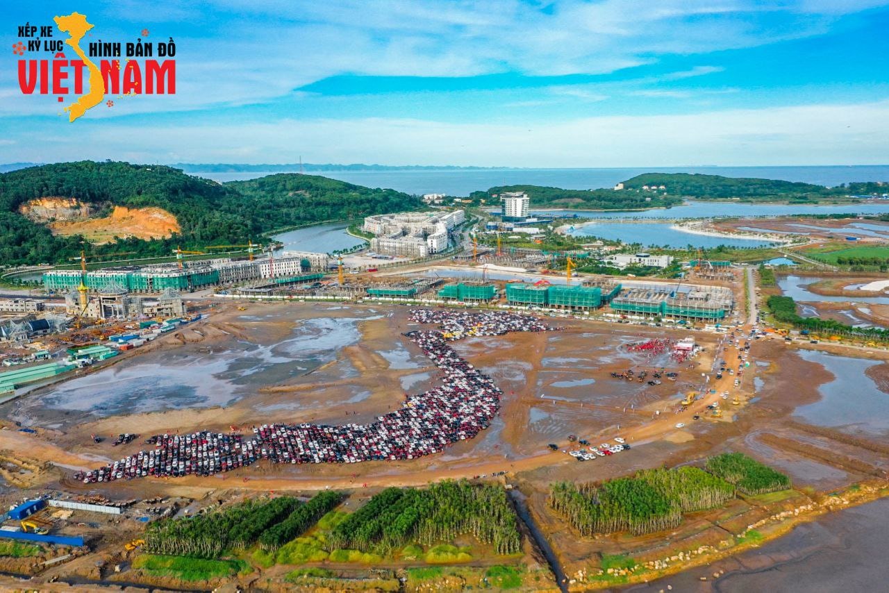 1700 xe o to xep hinh ban do viet nam de xac lap ky luc hinh 2