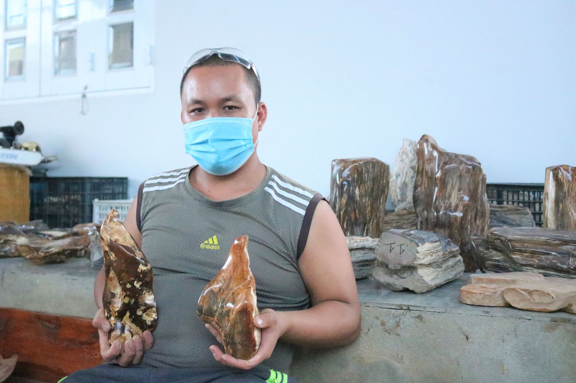 go hoa thach trieu nam tuoi dan can kiet tren cao nguyen gia lai hinh 4
