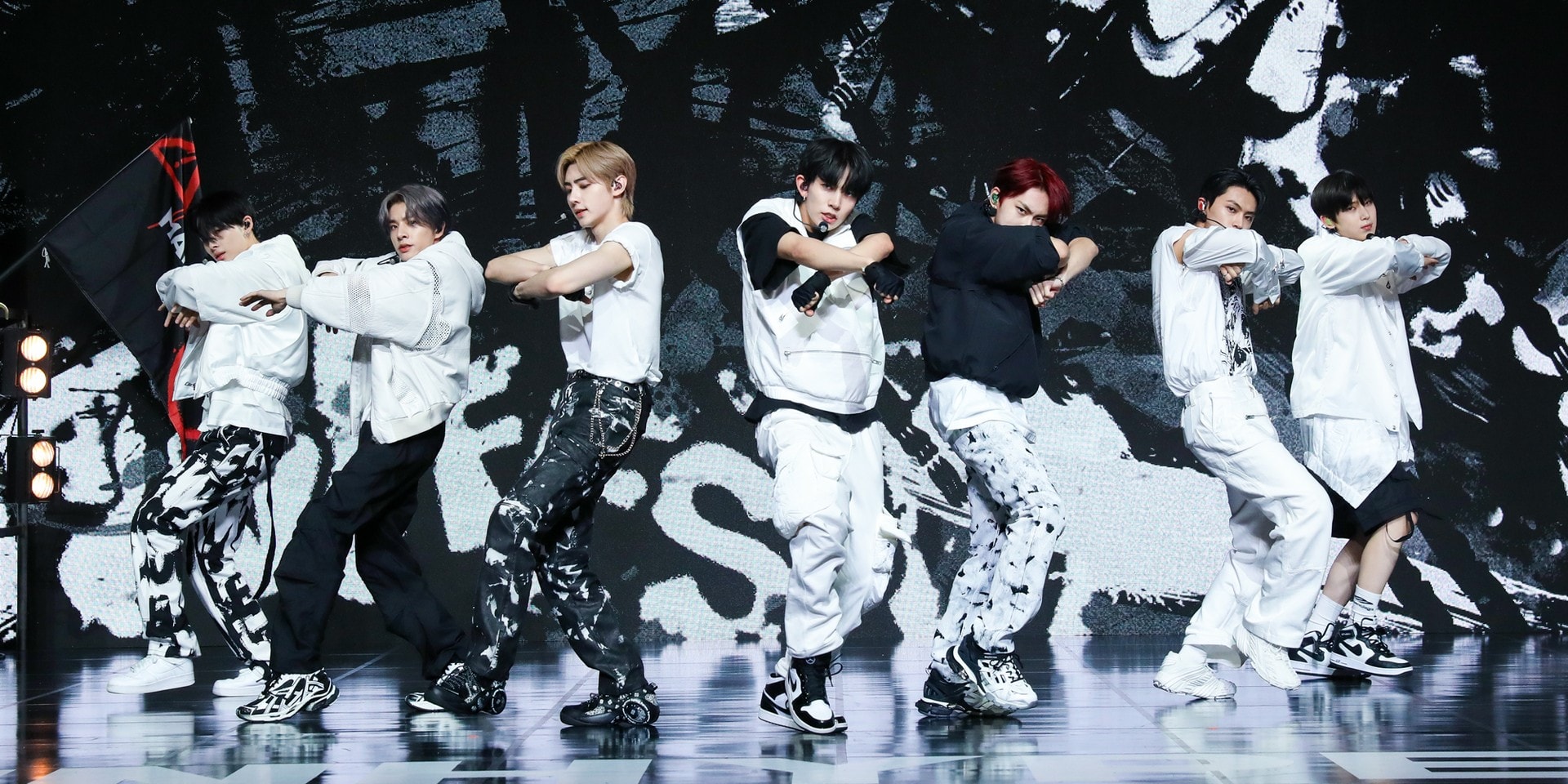 enhypen tro thanh nhom nhac kpop tre nhat ban duoc 2 trieu ban album hinh 4