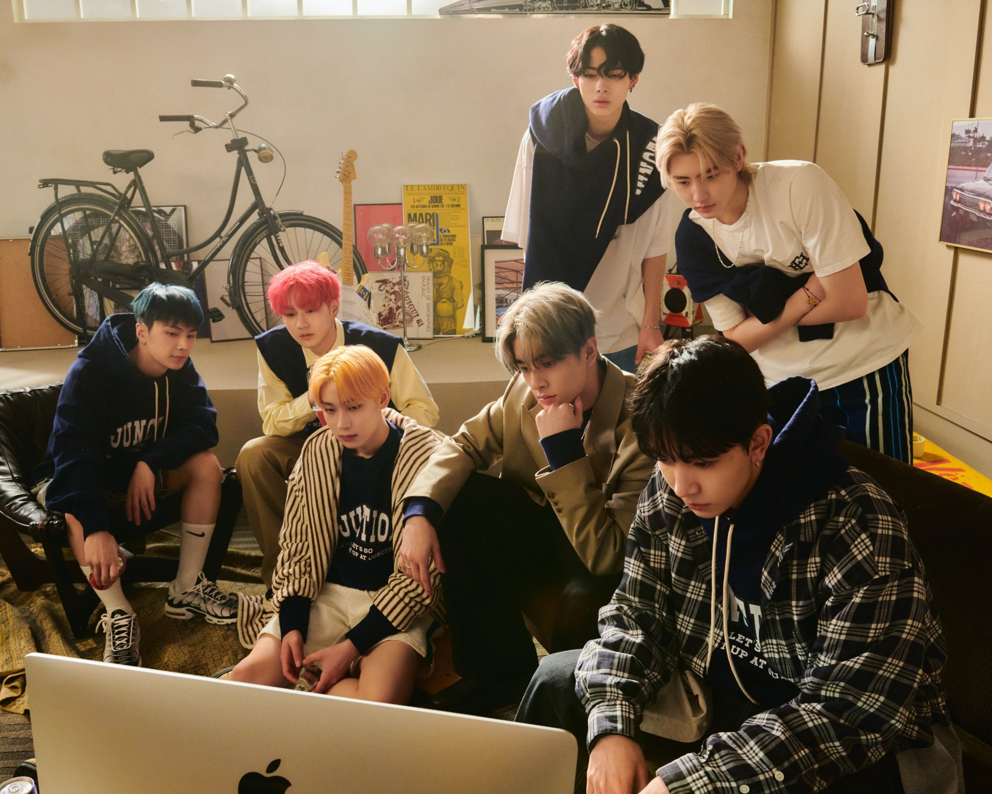 enhypen tro thanh nhom nhac kpop tre nhat ban duoc 2 trieu ban album hinh 2