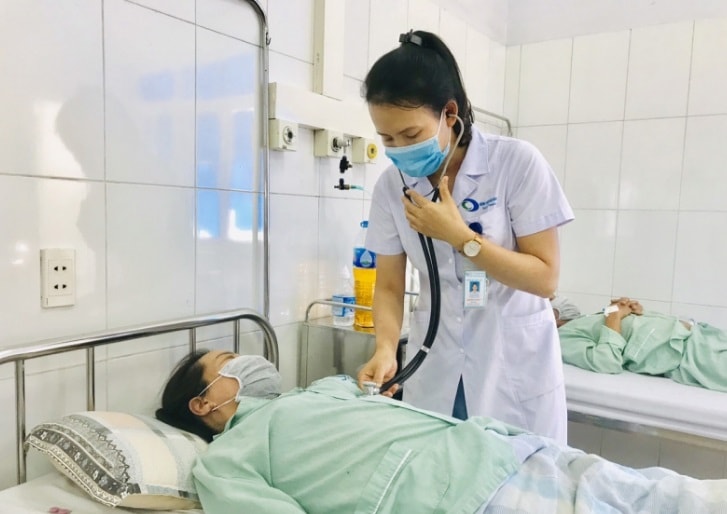 nguoi benh mac sot xuat huyet dieu tri o dau de an toan dung tuyen hinh 1