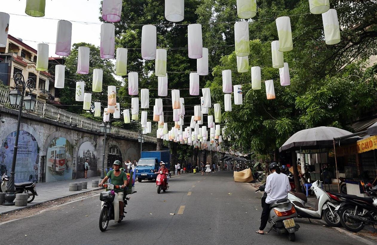 ha noi to chuc lai giao thong tren 2 tuyen pho quang trung phung hung hinh 1