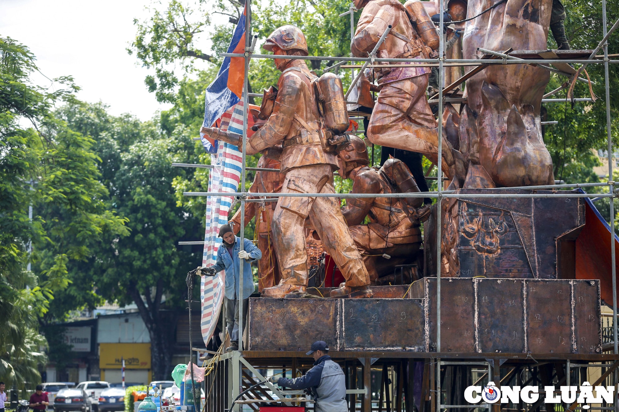 can canh quan the tuong dai canh sat giao thong va phong chay chua chay dang thi cong o ha noi hinh 2