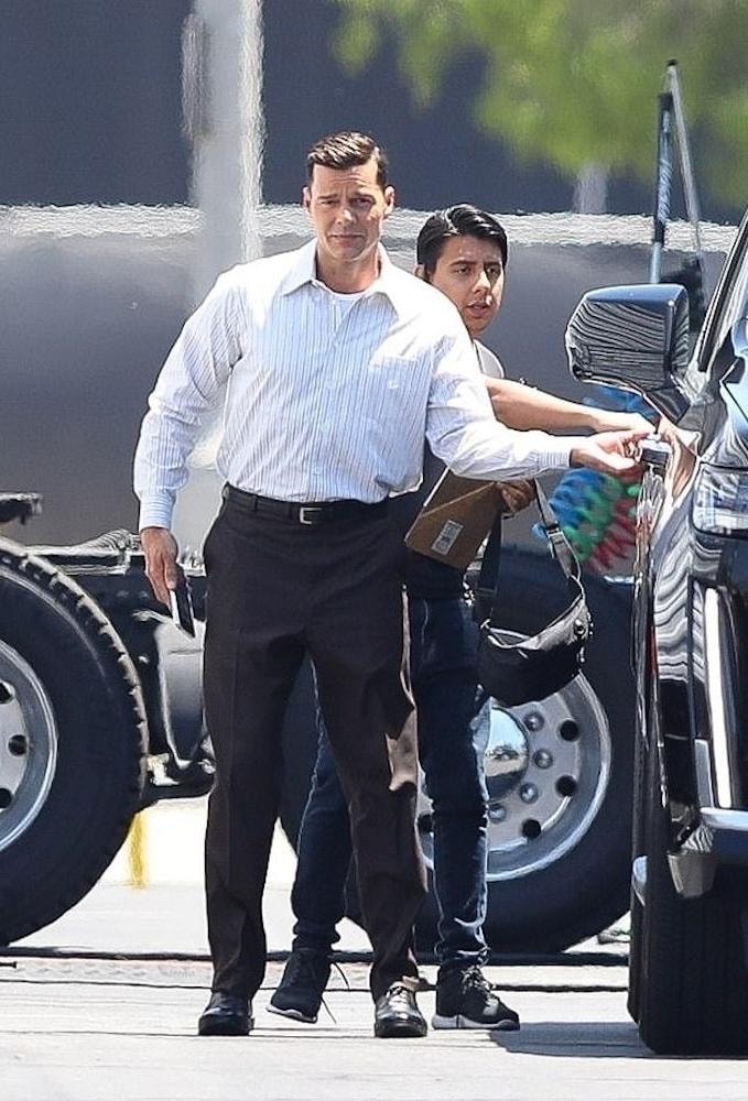 ricky martin bi to bao hanh gia dinh hinh 4