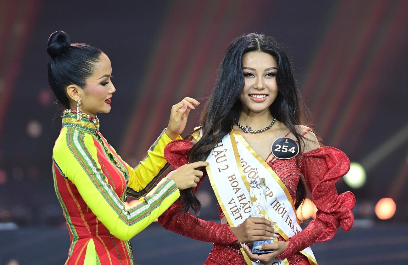nong thuy hang dang quang hoa hau cac dan toc viet nam 2022 hinh 5