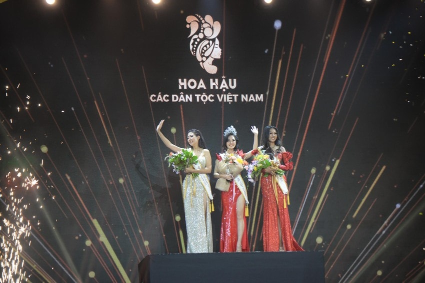 nong thuy hang dang quang hoa hau cac dan toc viet nam 2022 hinh 6