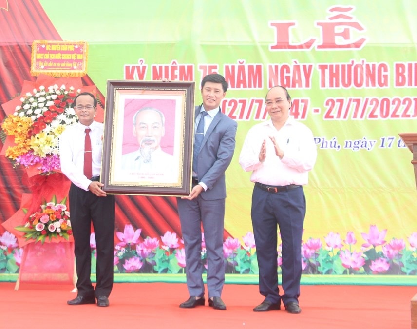 dua xa que phu ngay cang tien buoc xung dang voi su hy sinh cua the he di truoc hinh 2