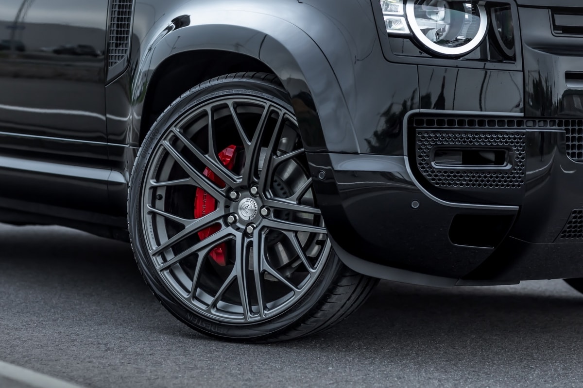 suv land rover defender ban do tu manhart performance hinh 2
