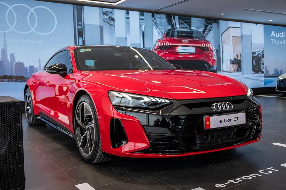 audi e tron gt quattro xe the thao dien gia tu 52 ty dong doi thu cua porsche taycan hinh 2
