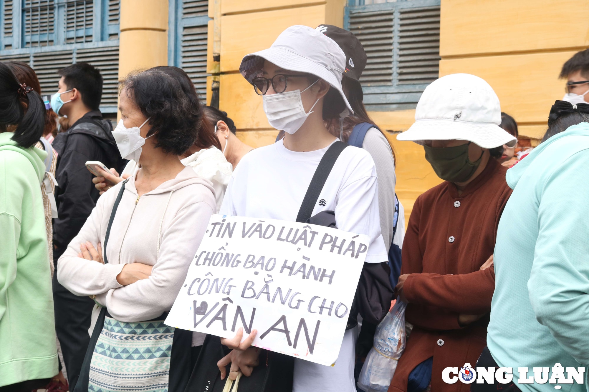 vu di ghe bao hanh be 8 tuoi tu vong trang tung rat ngoan hien khong hieu sao lon len lai nhu vay hinh 6