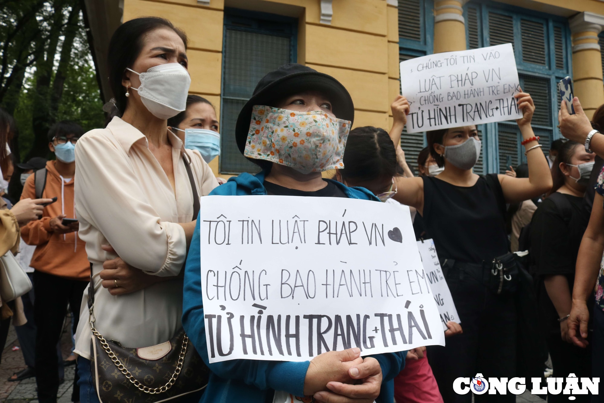 vu di ghe bao hanh be 8 tuoi tu vong trang tung rat ngoan hien khong hieu sao lon len lai nhu vay hinh 1