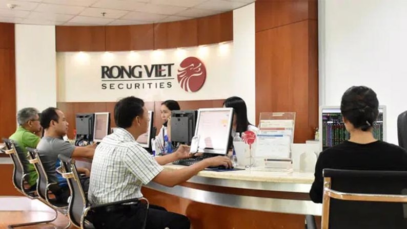 chung khoan rong viet vds bao lo quy ii doanh thu loi nhuan dong loat giam manh hinh 1