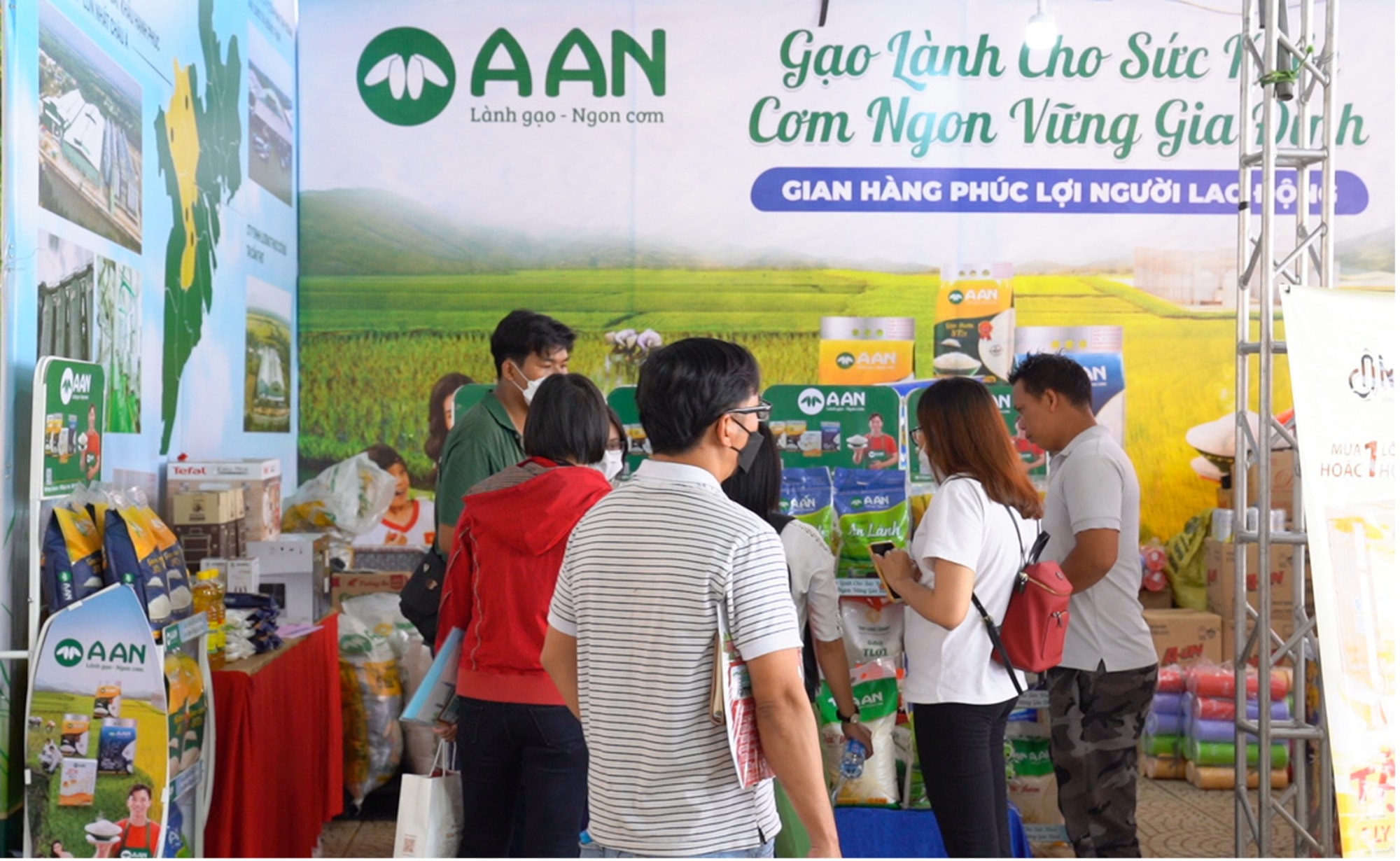 gao a an dong hanh cung phien cho phuc loi cong doan hinh 3