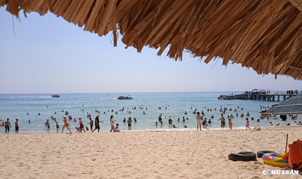 kham pha ky co bien xanh cat trang nang vang hinh 3