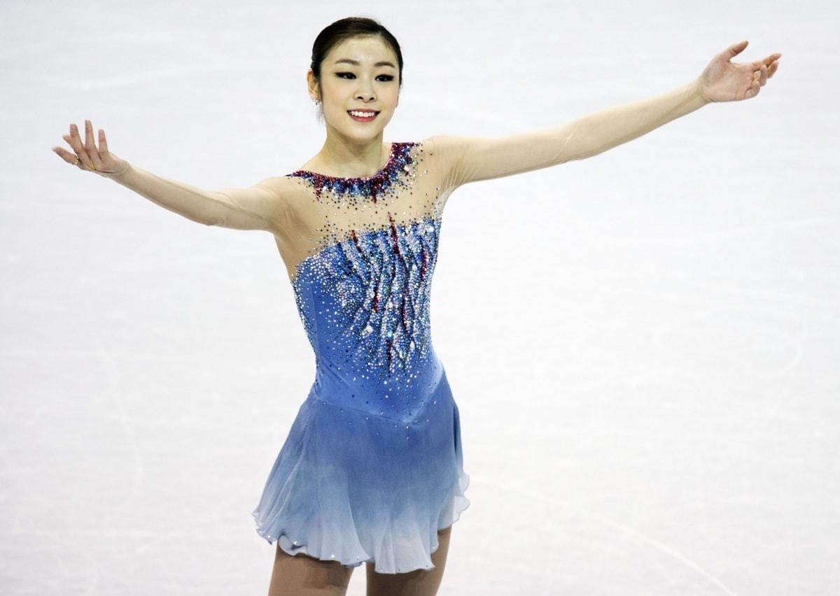 quoc bao truot bang han quoc kim yuna len xe hoa cung ban trai nghe si hinh 3