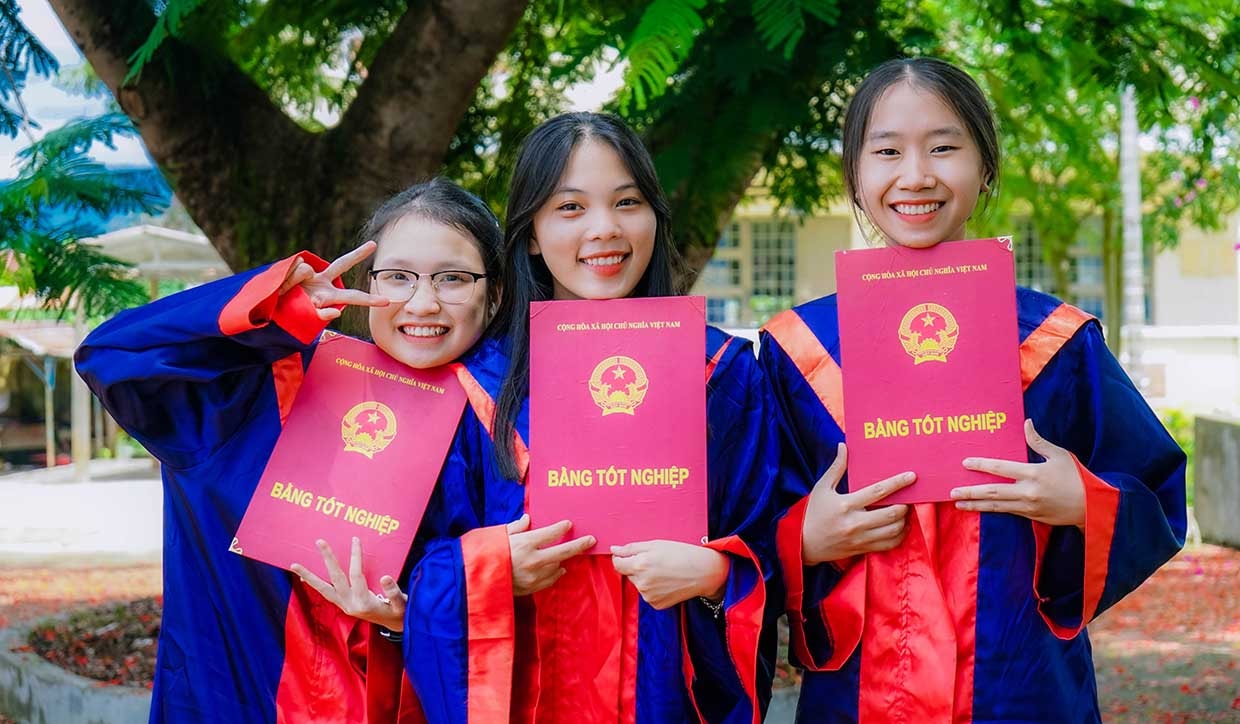 nu thu khoa kep cua tinh gia lai duoc tuyen thang vao dai hoc la ai hinh 2