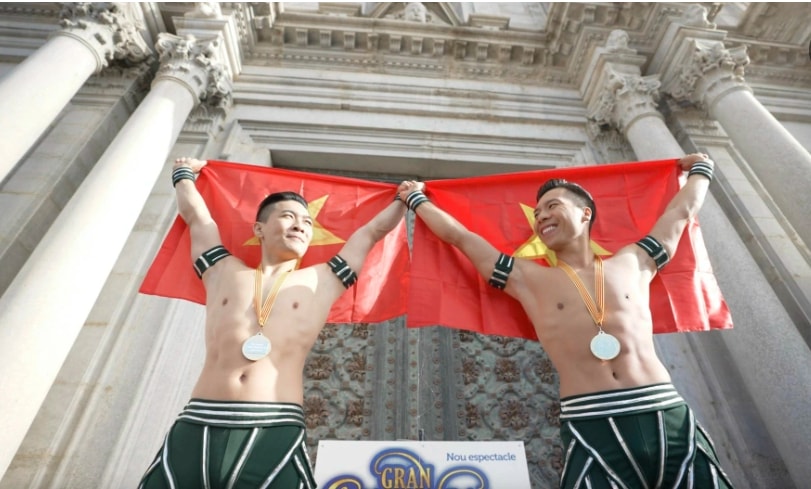 hai nghe si xiec quoc co quoc nghiep truot danh hieu nsnd hinh 1