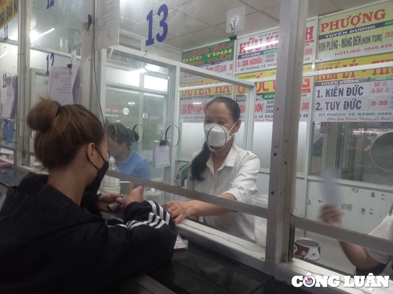 tinh hinh ban ve dien tu tai cac ben xe o tp hcm gio ra sao hinh 4