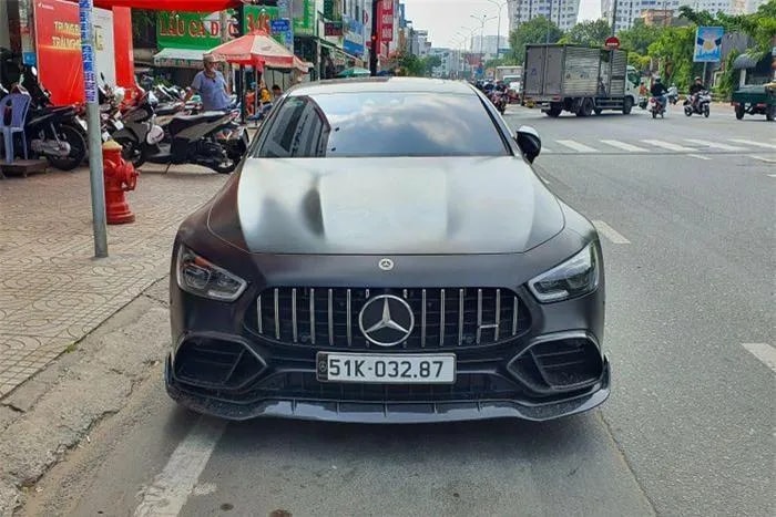 mercedes amg gt 53 brabus xuat hien tren duong pho viet nam hinh 3