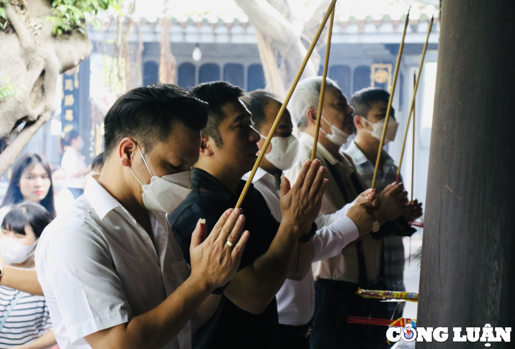 ngoi chua cau duyen noi tieng ha noi tap nap ngay dau thang 7 hinh 16