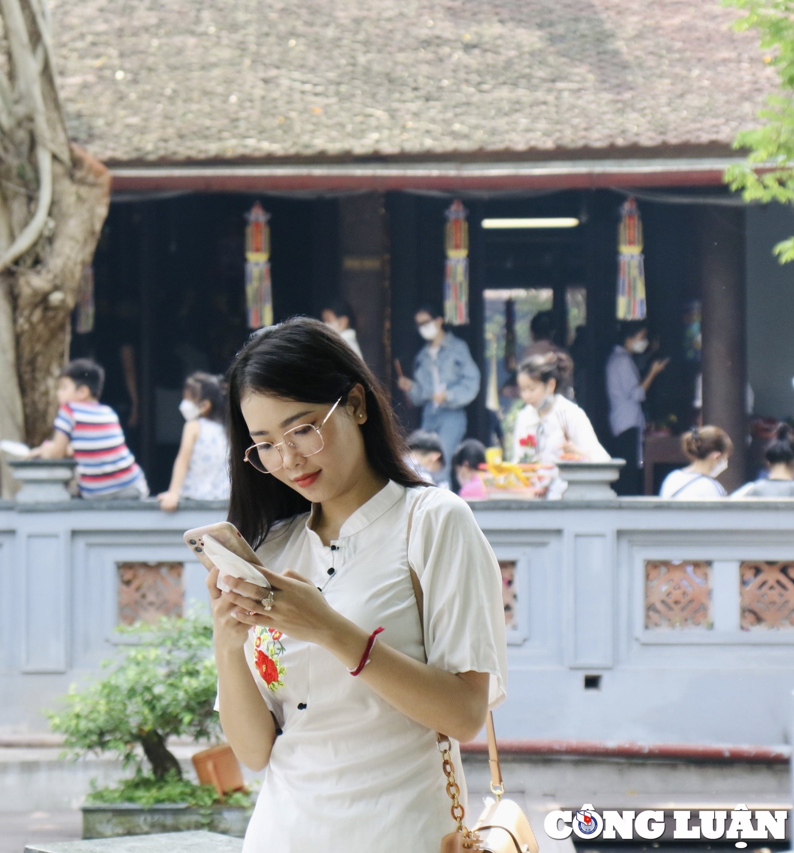 ngoi chua cau duyen noi tieng ha noi tap nap ngay dau thang 7 hinh 11
