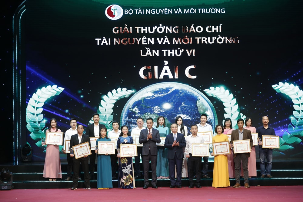 ghi nhan su nhiet huyet khong quan ngai kho khan gian kho cua nguoi lam bao ve moi truong hinh 7