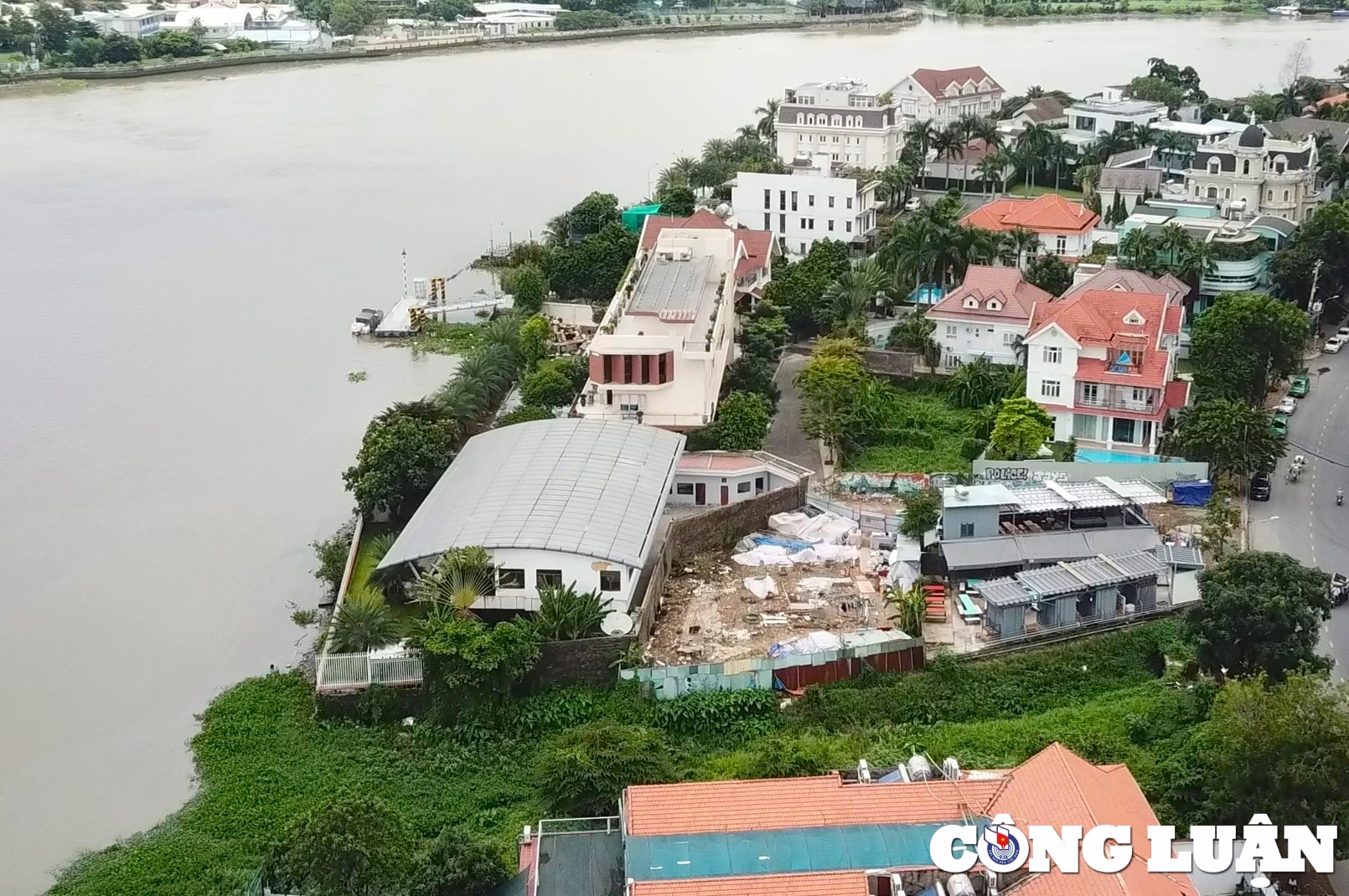 bo song sai gon o khu nha giau thao dien dang bi phan lo ra sao hinh 10