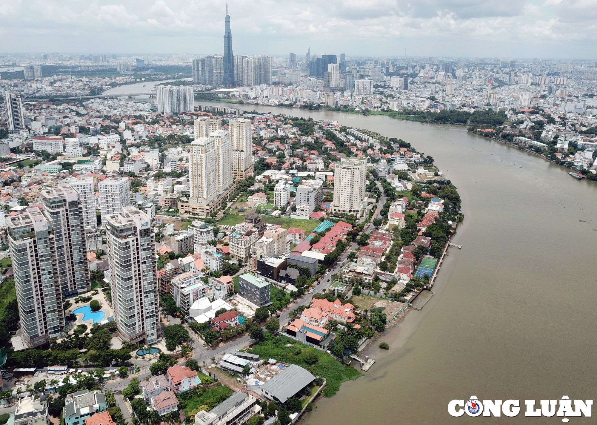 bo song sai gon o khu nha giau thao dien dang bi phan lo ra sao hinh 2