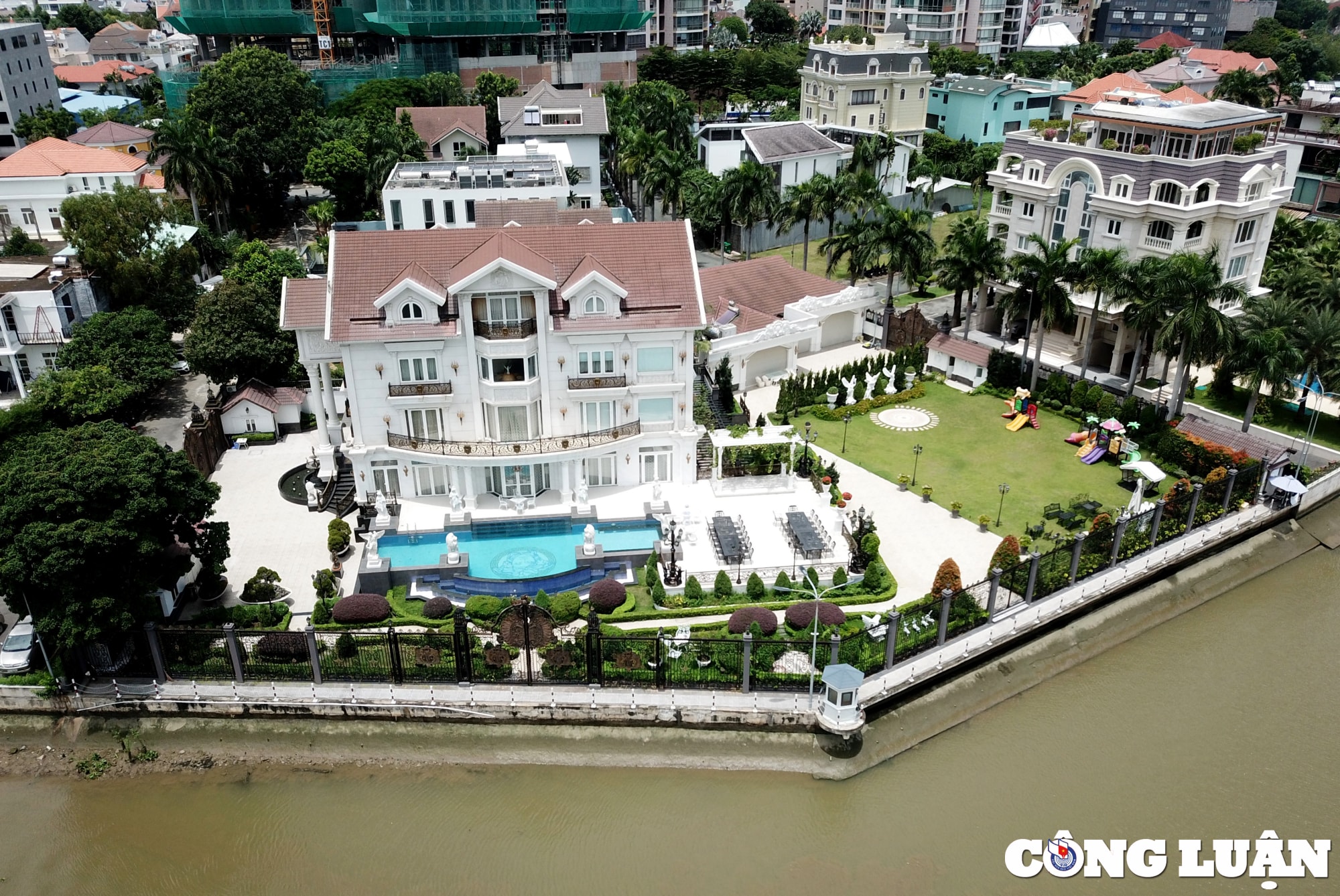 bo song sai gon o khu nha giau thao dien dang bi phan lo ra sao hinh 6