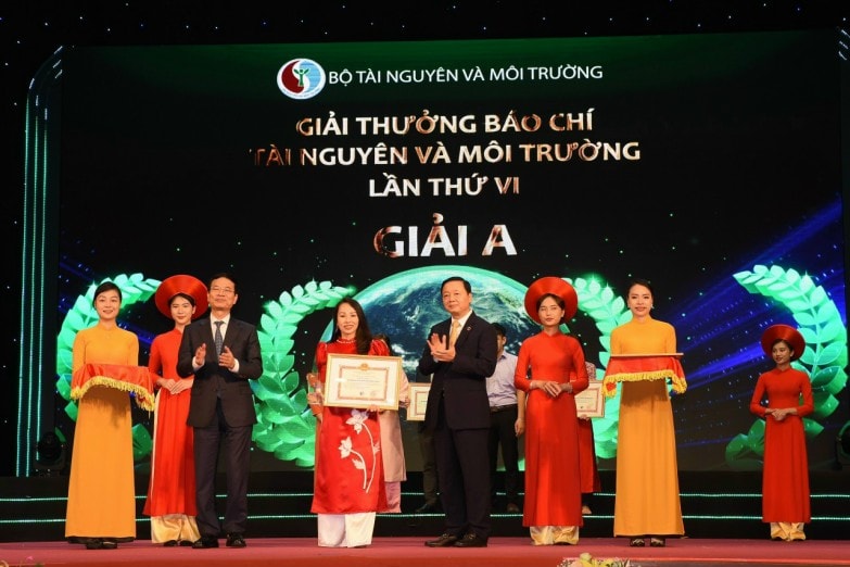 nguoi lam bao the hien trach nhiem va ban linh trong truyen thong bao ve tai nguyen moi truong hinh 2
