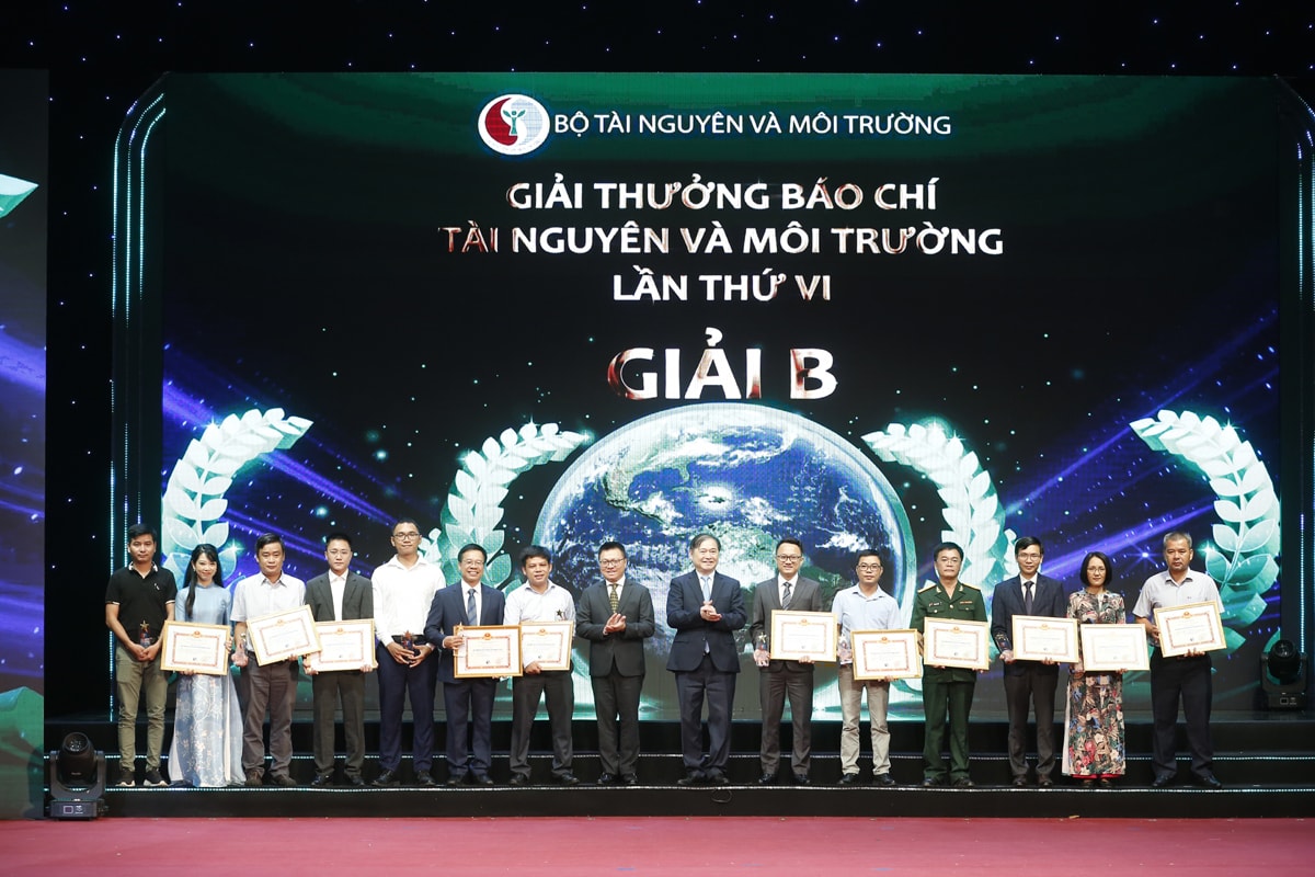 nguoi lam bao the hien trach nhiem va ban linh trong truyen thong bao ve tai nguyen moi truong hinh 4