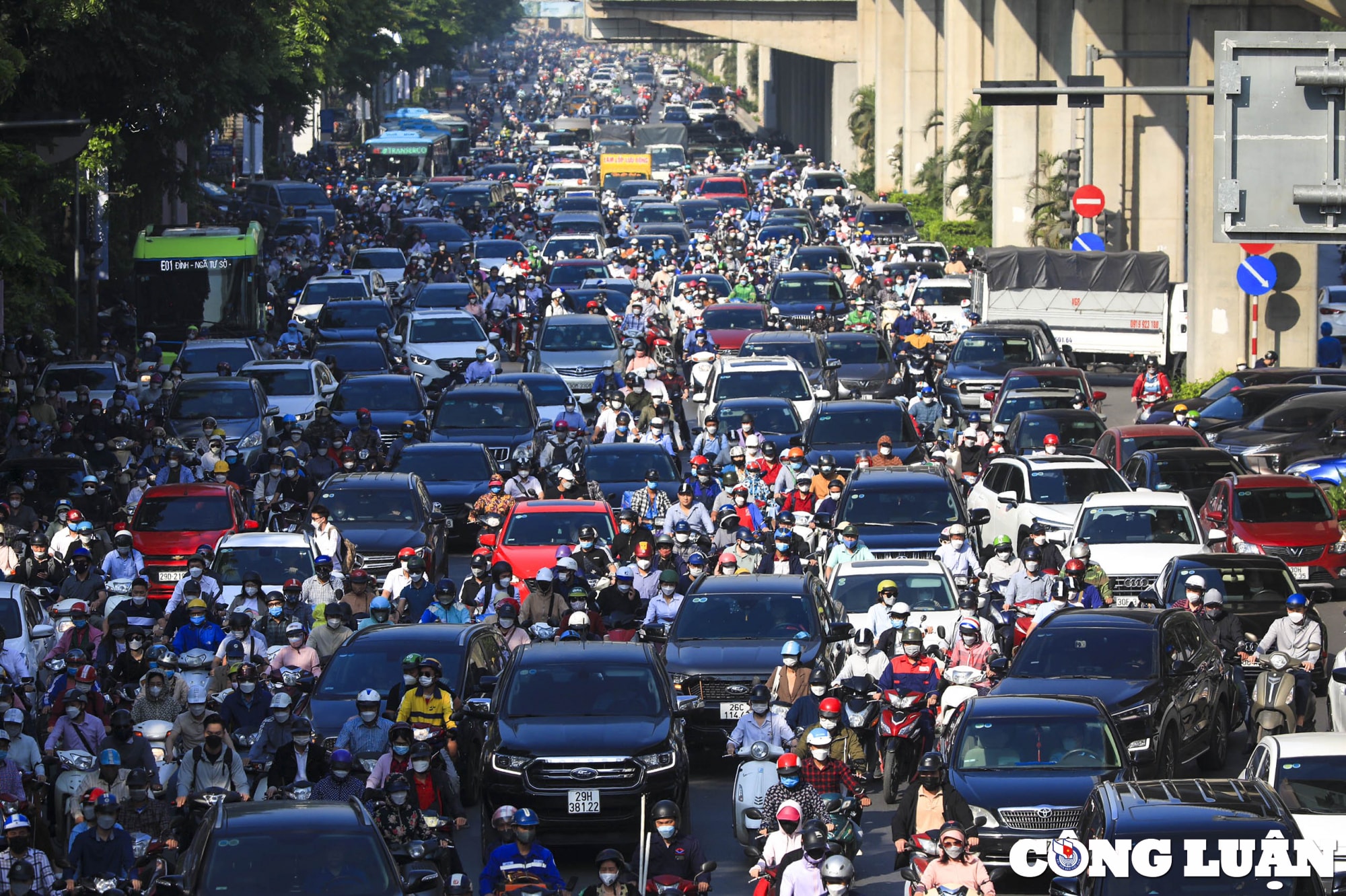 ha noi van loay hoay voi bai toan un tac giao thong va phat trien phuong tien cong cong hinh 2