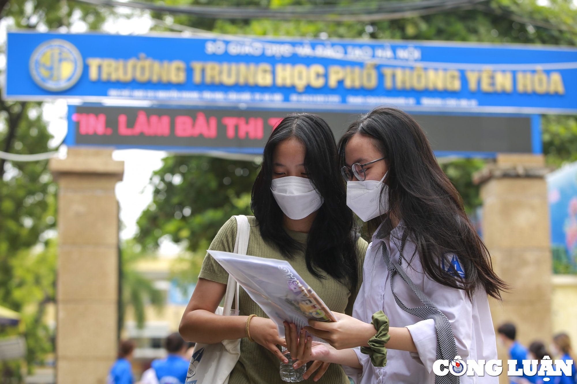 ky thi tot nghiep thpt 2022 diem van cang cao noi lo cang lon hinh 2