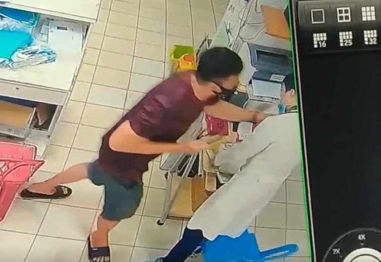 bac si benh vien nhan dan gia dinh bi nguoi nha benh nhan hanh hung hinh 1