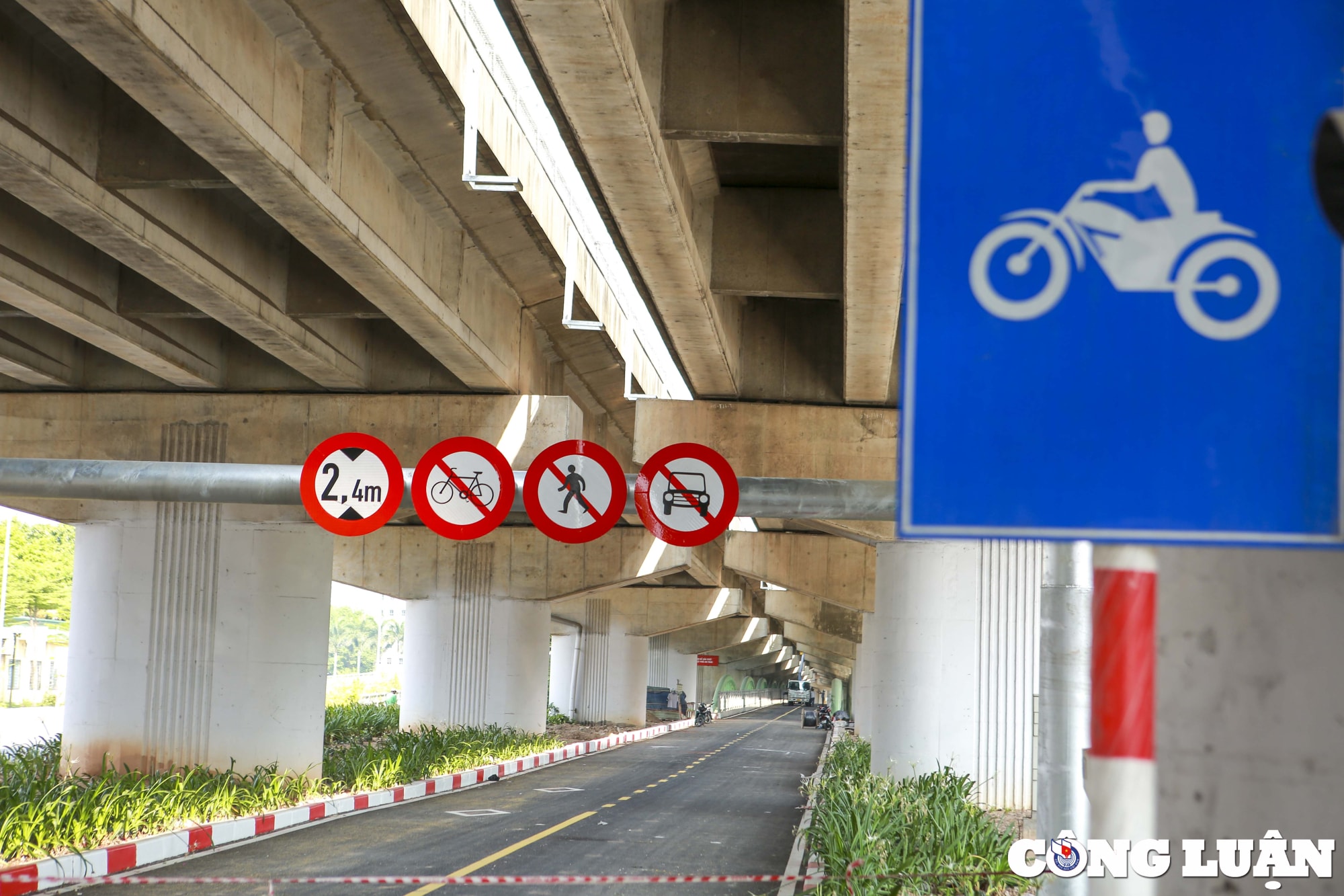 can canh cau vom sat vuot ho linh dam truoc ngay thong xe hinh 12