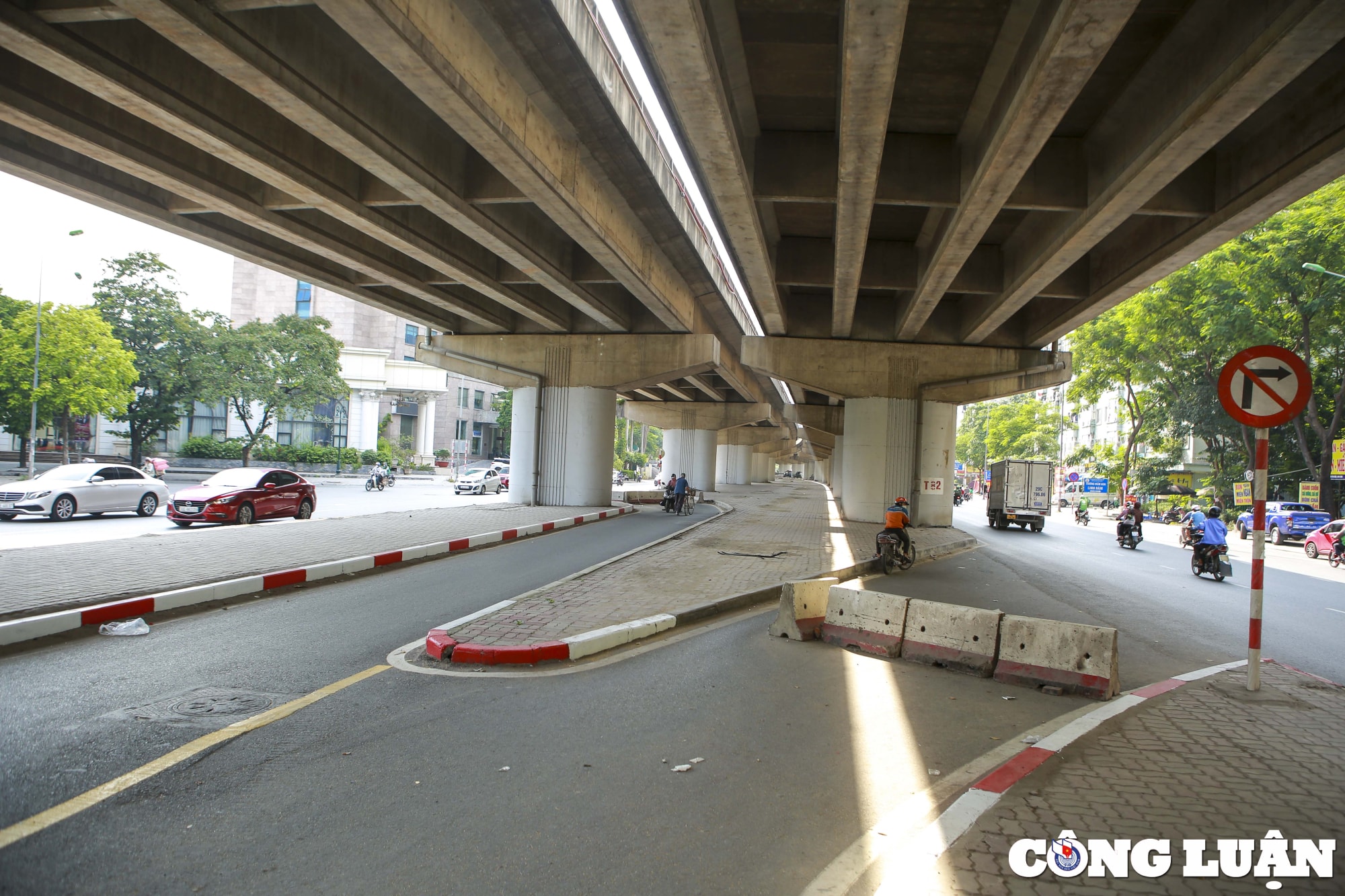 can canh cau vom sat vuot ho linh dam truoc ngay thong xe hinh 14