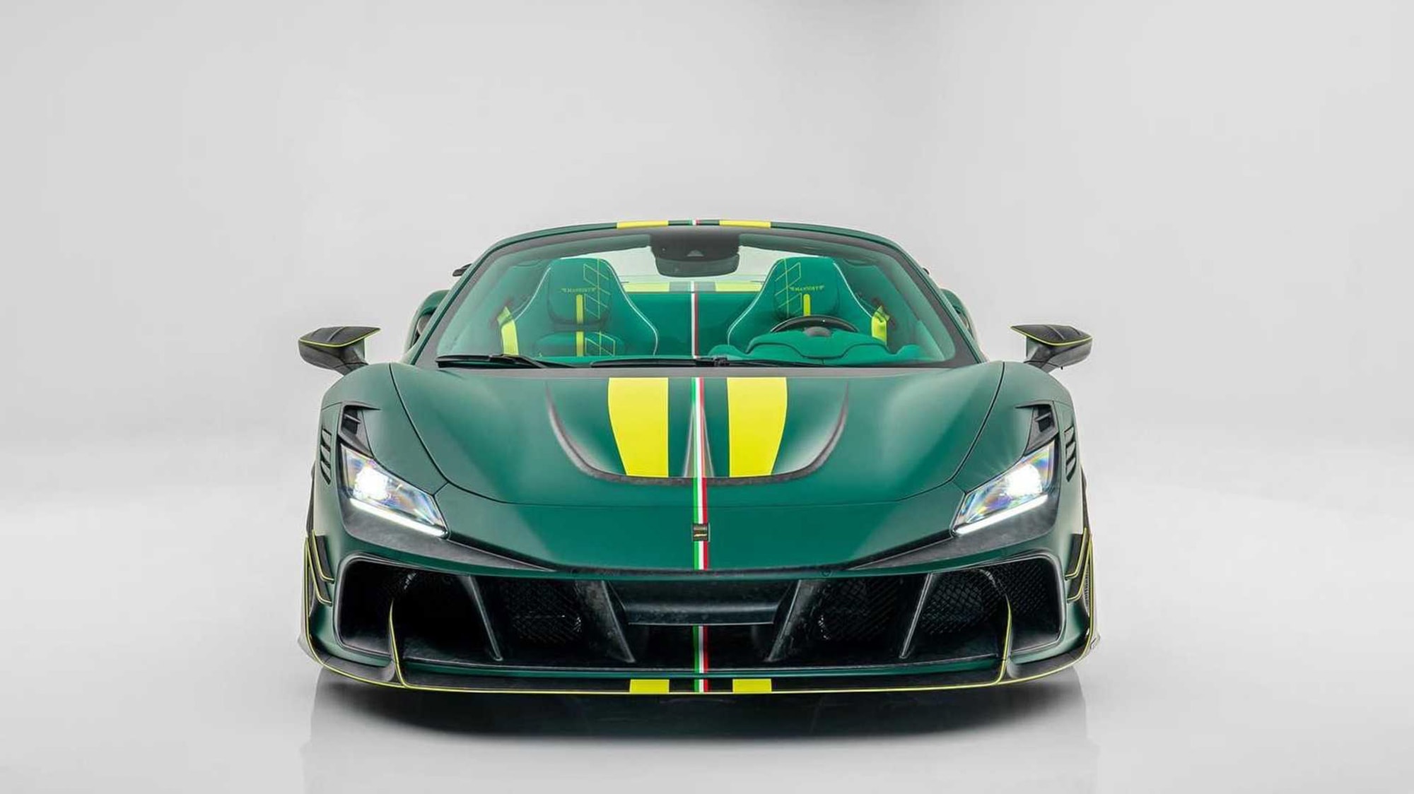 sieu xe ferrari mansory f8xx f8 spider la mat voi mau xanh la hinh 2