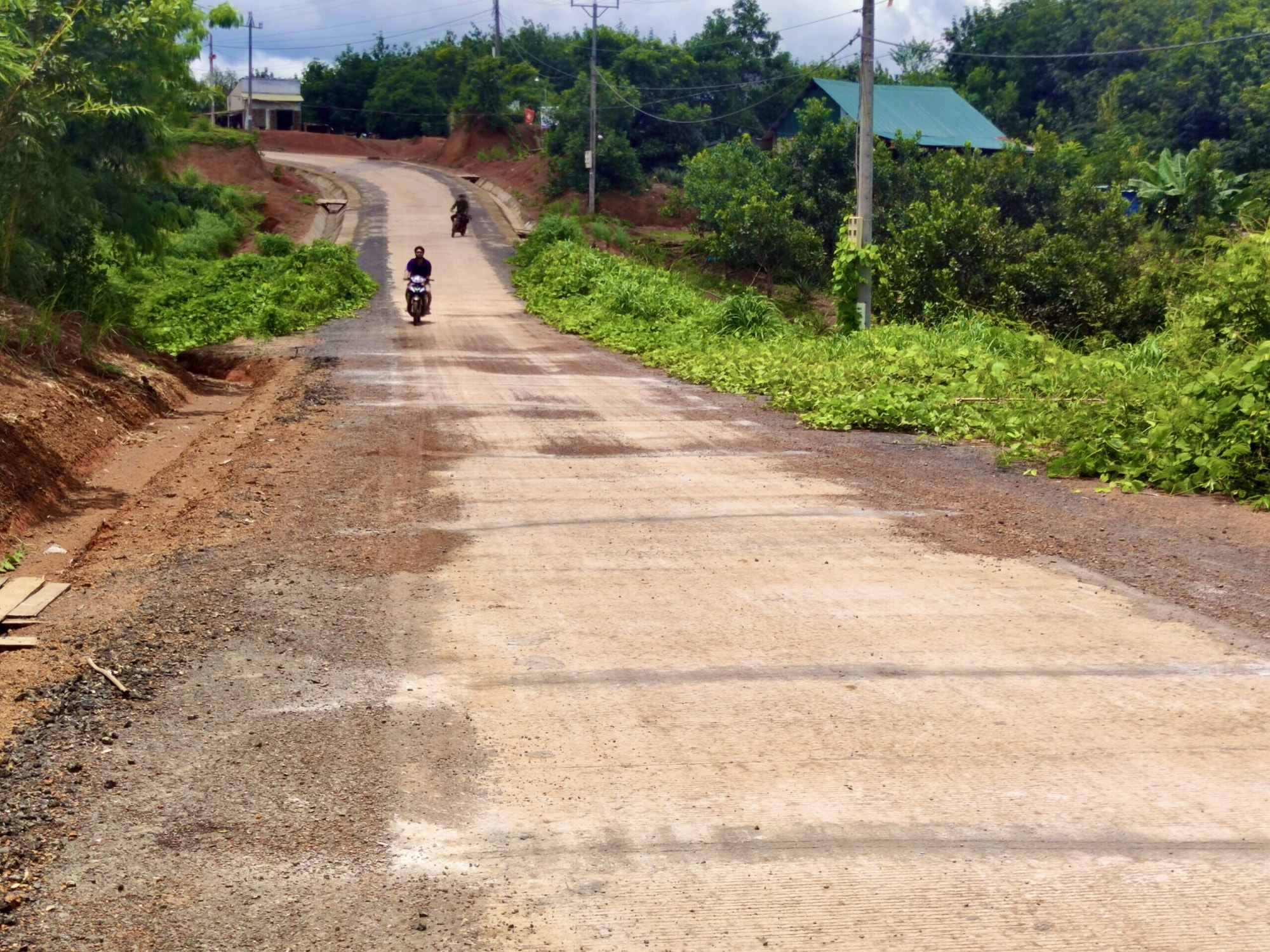 kon tum tuyen duong hon 500 ty dong chua nghiem thu da nut ne chang chit hinh 1