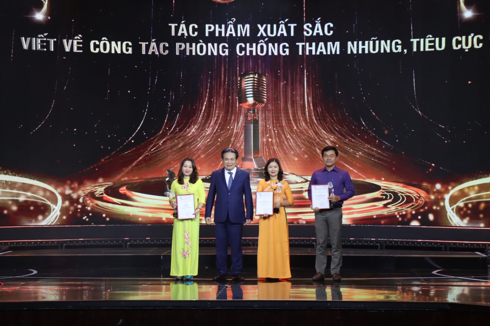 mot ky lien hoan co chat luong vuot troi va nhieu cam xuc hinh 10