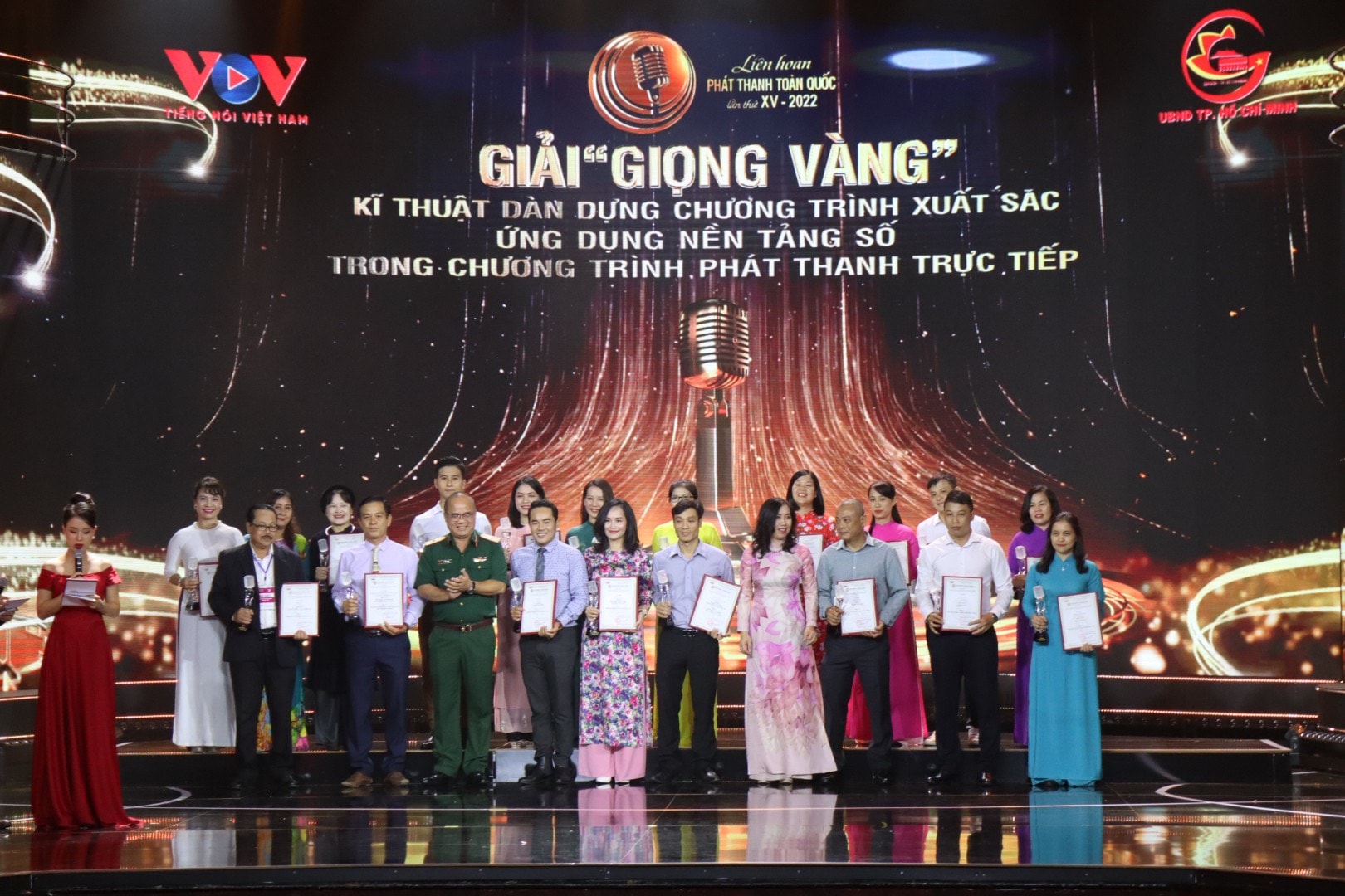 mot ky lien hoan co chat luong vuot troi va nhieu cam xuc hinh 11