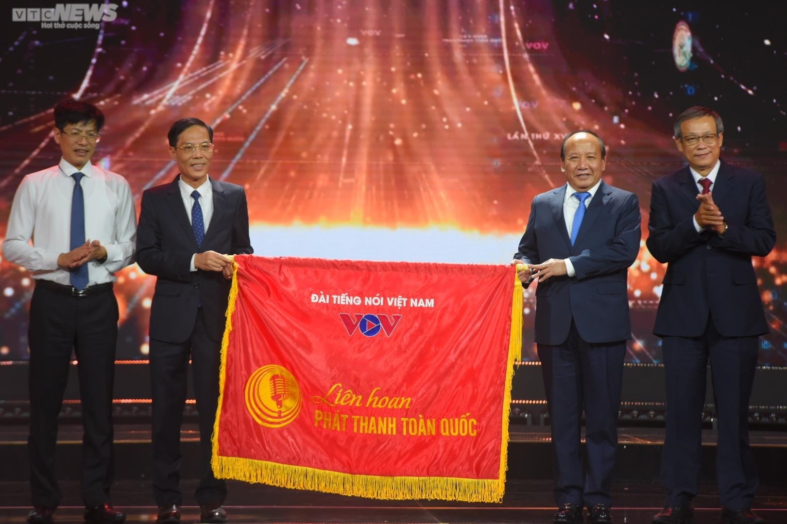 mot ky lien hoan co chat luong vuot troi va nhieu cam xuc hinh 13