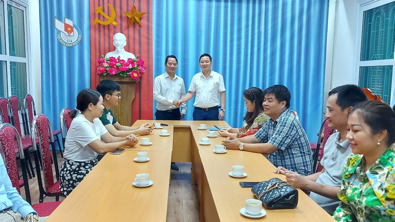 hoi nha bao hoa binh hai phong cung phoi hop giup do nhau cung phat trien hinh 2
