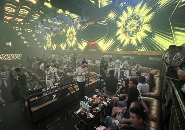 36 dan choi duong tinh voi ma tuy tai quan bar new club hinh 2